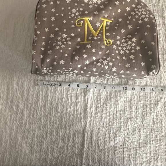 Thirty One - Makeup Bag - Picture 7 of 11